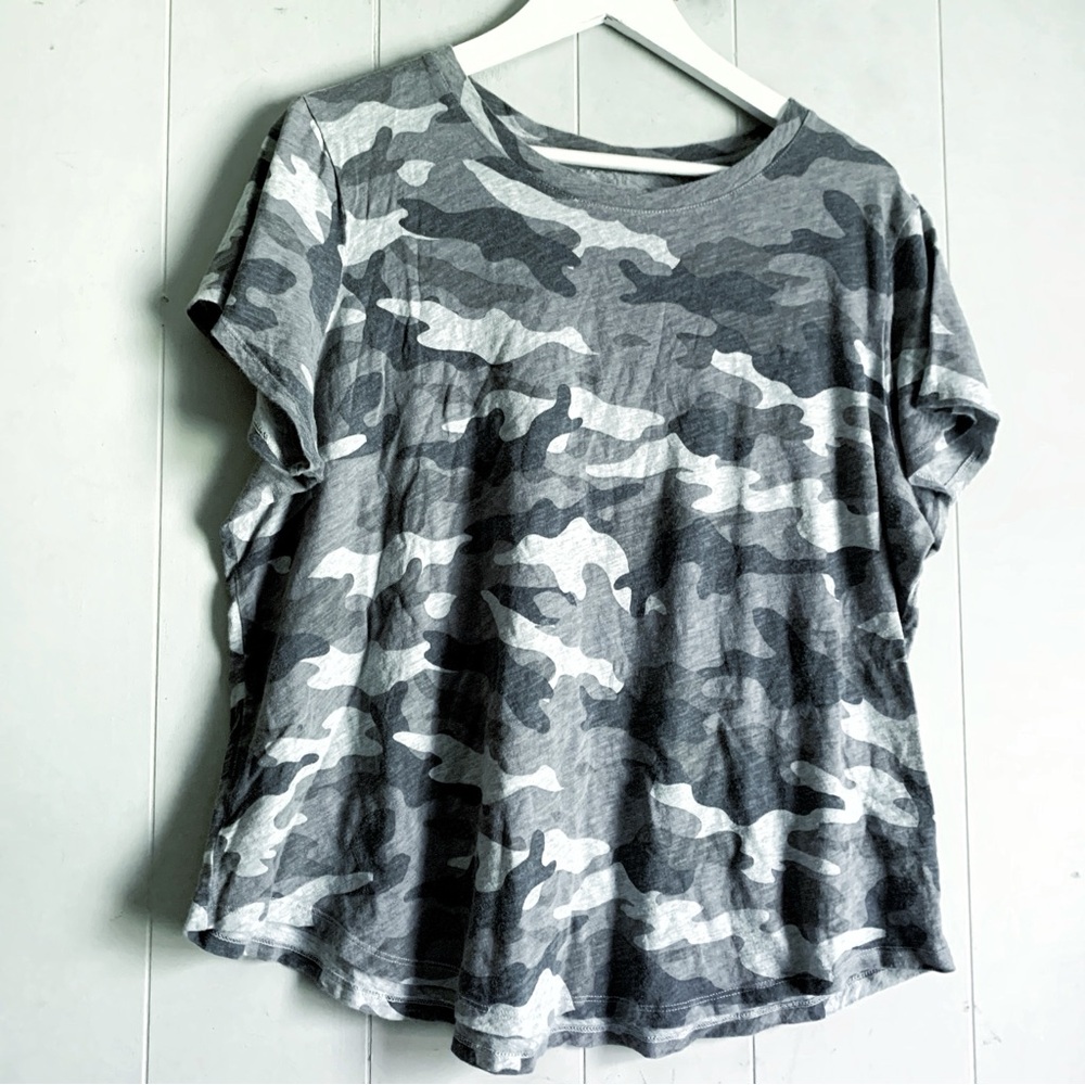 OLD NAVY Gray Camouflage Everywear Tee XL